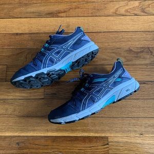 ASICS sneaker, Size 9 Wide